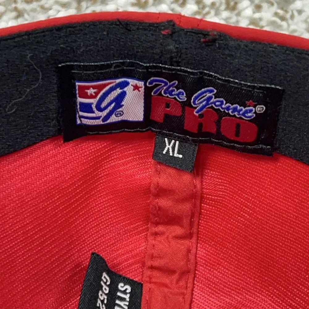 The Unbranded Brand atoms hat
